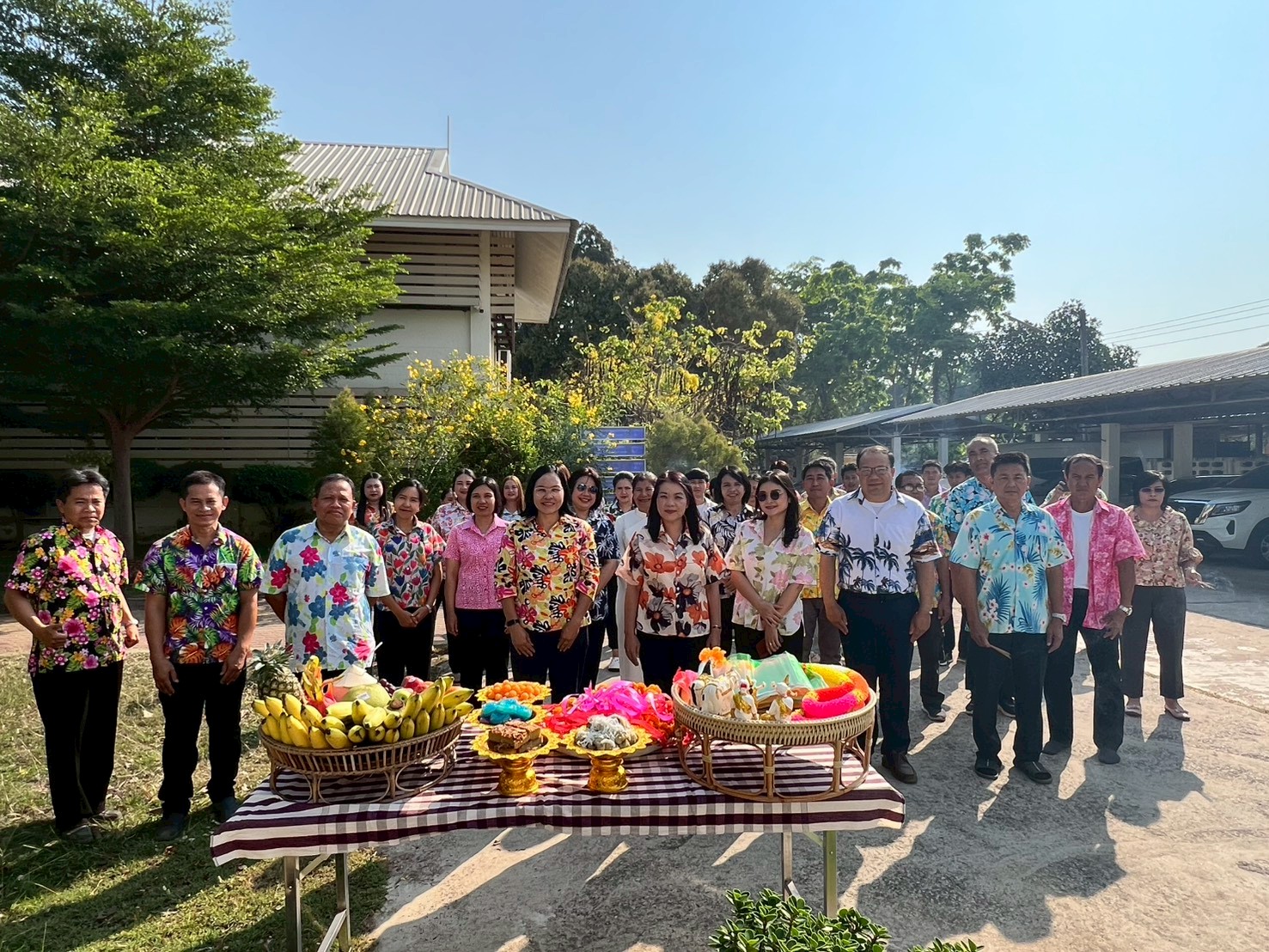 title - ส.ป.ก. ยโสธร จัดพิธีเจริญพระพุทธมนต์ทำบุญถวายภัตตาหารเพลแด่พระสงฆ์ พิธีสักการะศาลเจ้าที่และสิ่งศักดิ์สิทธิ์ประจำสำนักงาน เนื่องในเทศกาลวันขึ้นปีใหม่ไทย